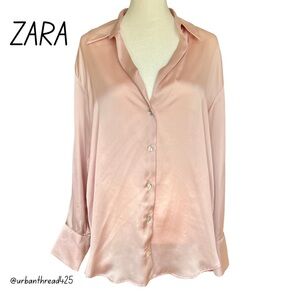 🌸🌸 NWOT Zara Satin Button Down Collared Shirt in Pale Pink – Size Medium